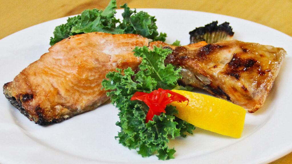Grilled Salmon Collar 毘沙門グループレストラン